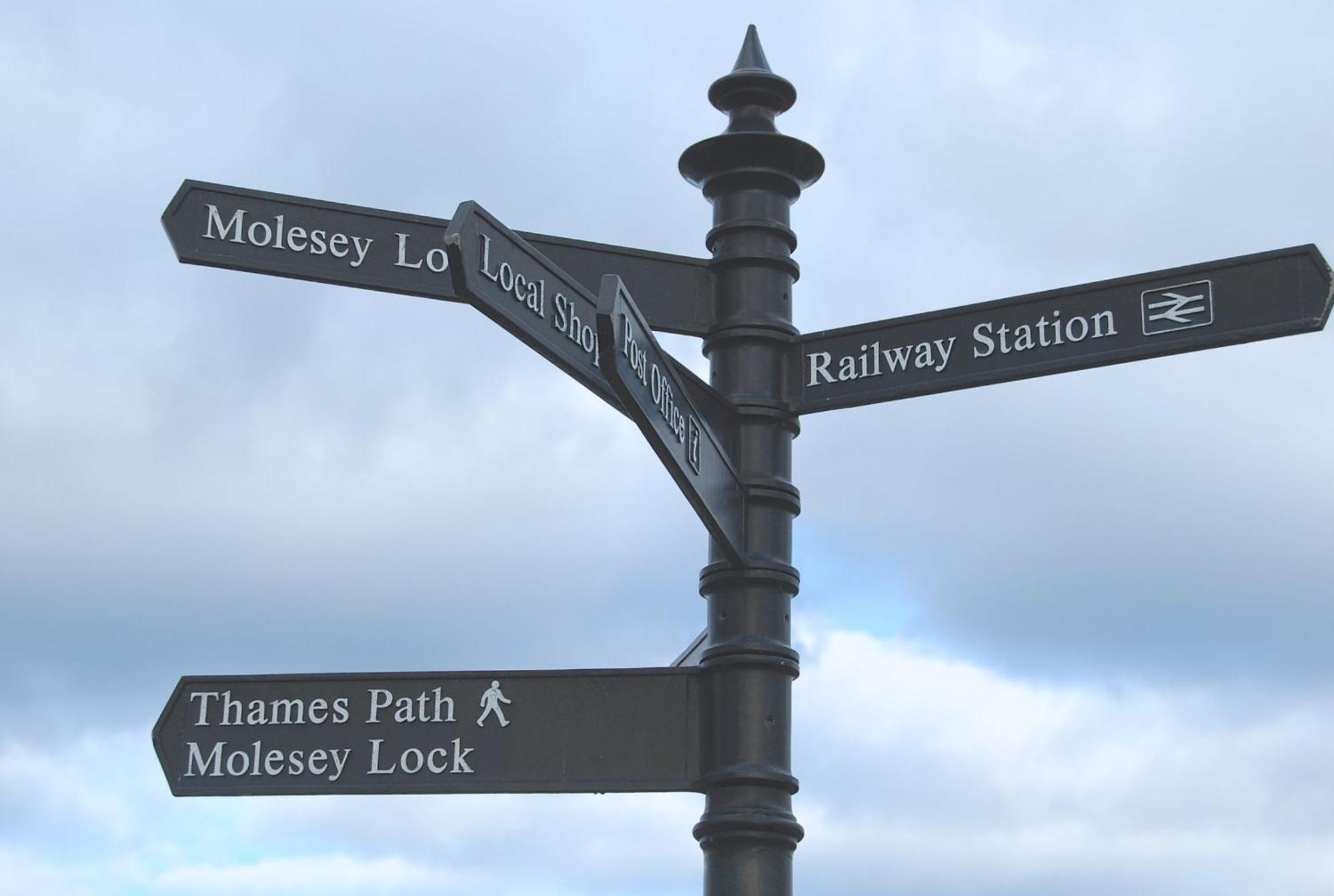 Hampton Court Snug Walk To Train & Palace East Molesey Buitenkant foto